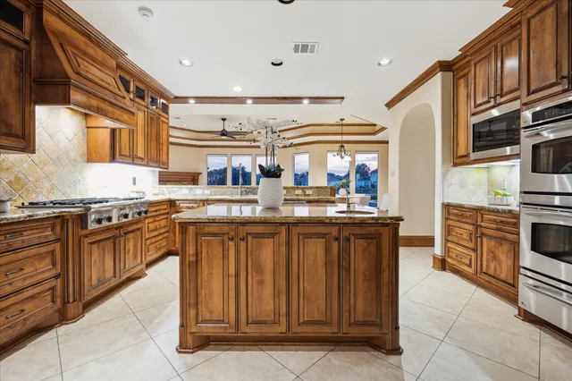 $1,588,000 | 2050 Diamond Springs Drive, Houston, TX 77077