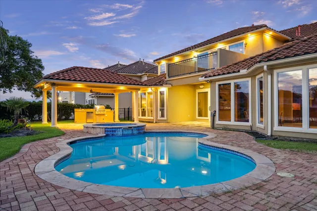 $1,588,000 | 2050 Diamond Springs Drive, Houston, TX 77077