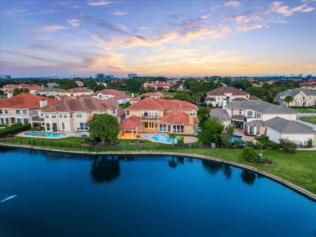 $1,588,000 | 2050 Diamond Springs Drive, Houston, TX 77077