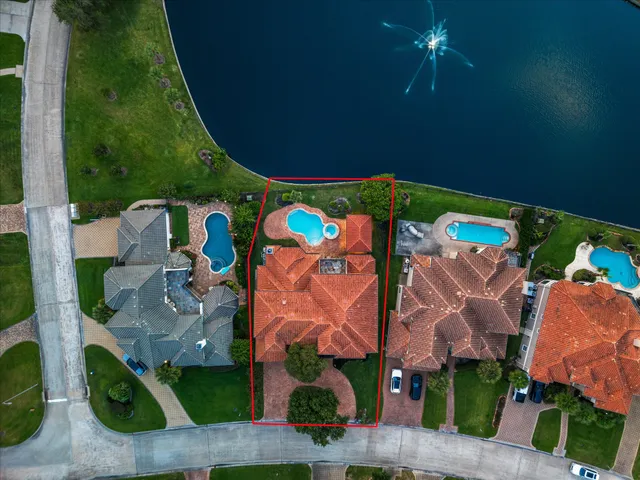 $1,588,000 | 2050 Diamond Springs Drive, Houston, TX 77077