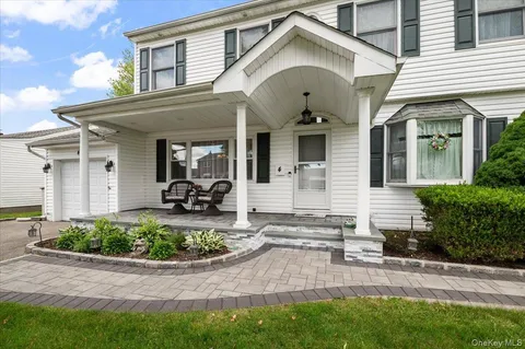 $999,999 | 4 Westbury Avenue, Plainview, NY 11803