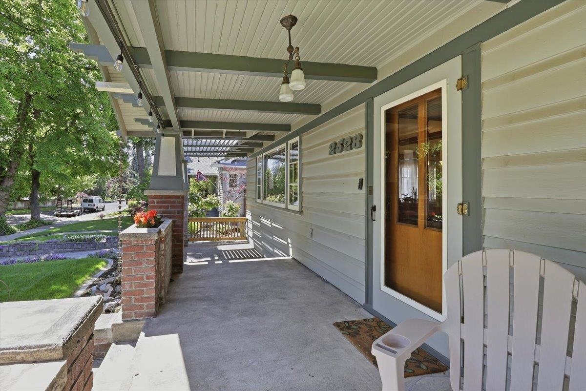 2528 South Lamonte Street Spokane, WA 99203 - Photo 2 of 48