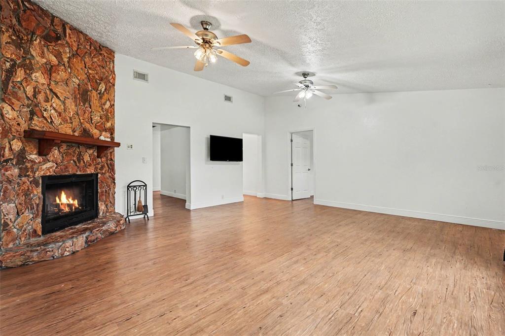 231 Duke Simms Road Brandon, FL 33511 - Photo 10 of 35
