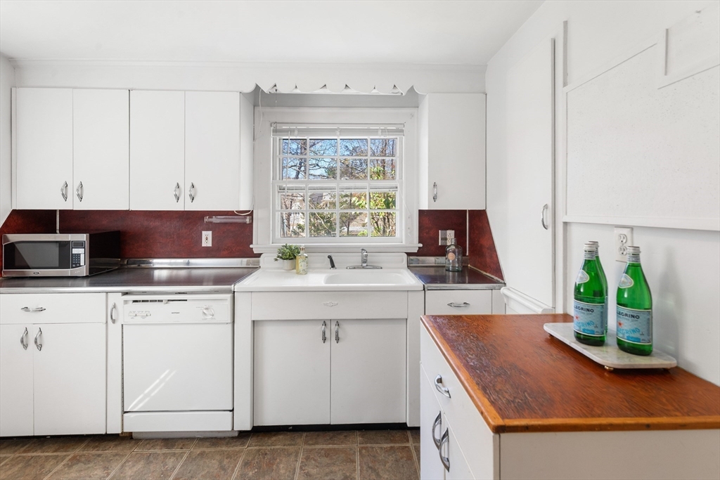 47 Wood Street Lexington, MA 02421 - Photo 6 of 20
