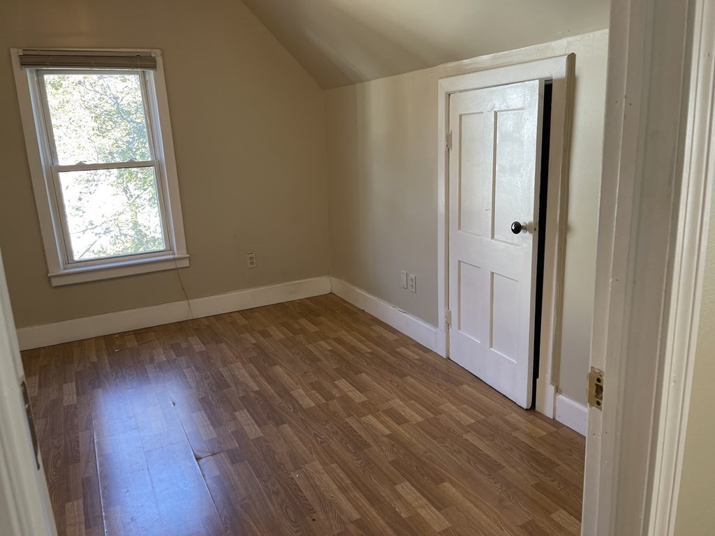 33 Hebron Street Springfield, MA 01107 - Photo 13 of 39 Gallery Image 13