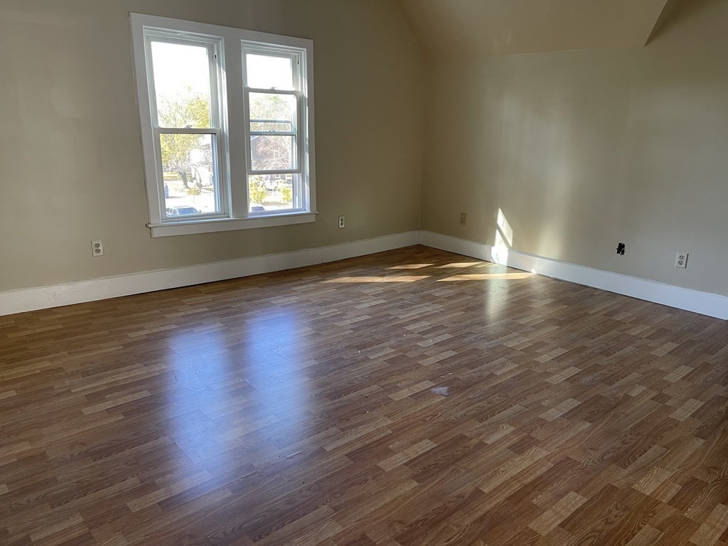 33 Hebron Street Springfield, MA 01107 - Photo 14 of 39 Gallery Image 14