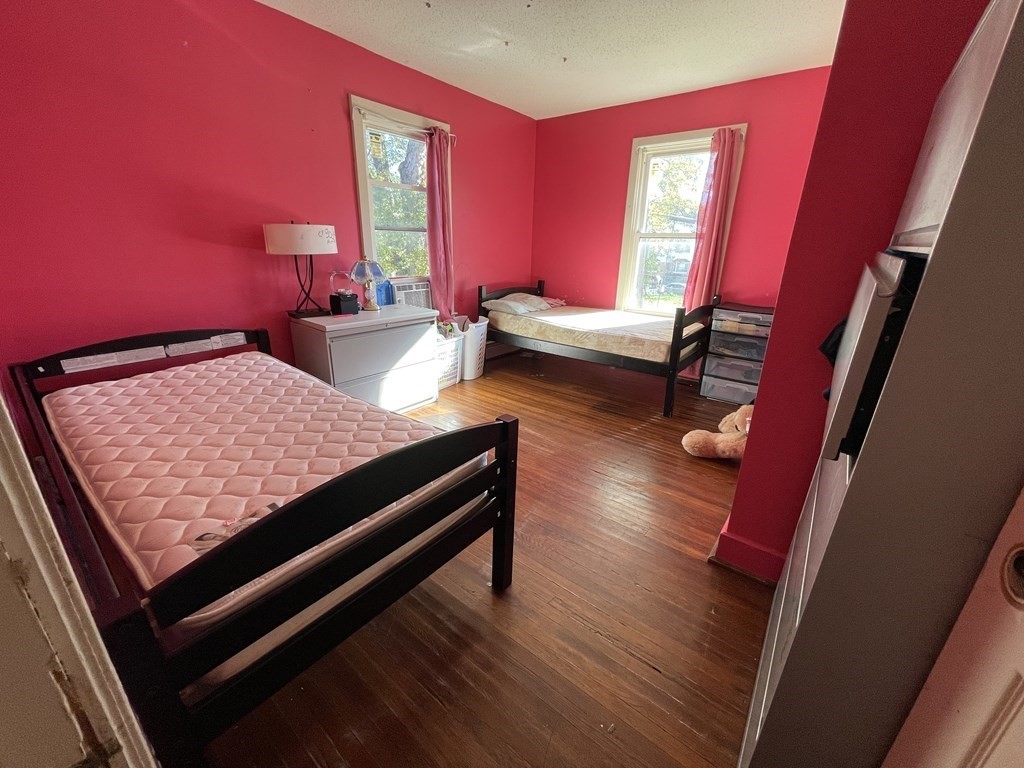 33 Hebron Street Springfield, MA 01107 - Photo 17 of 39 Gallery Image 17