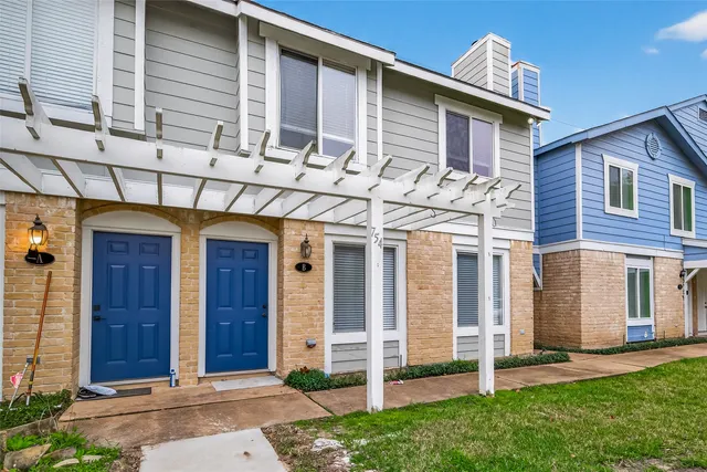 $1,350 | 754 Memorial Mews Street, Unit B, Houston, TX 77079