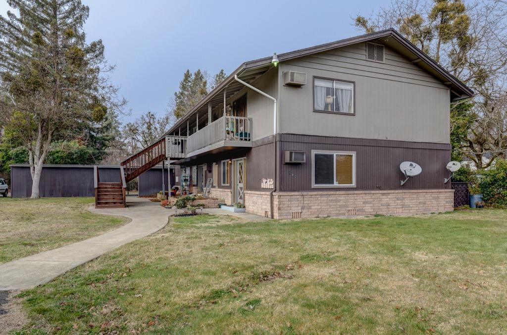 102 Oak Grove Road Medford, OR 97501 - Photo 2 of 14 Additional Photo