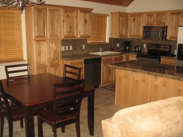 4220 Bridle Path Loop Pinetop, AZ 85935 - Photo 6 of 13 Gallery Image 6