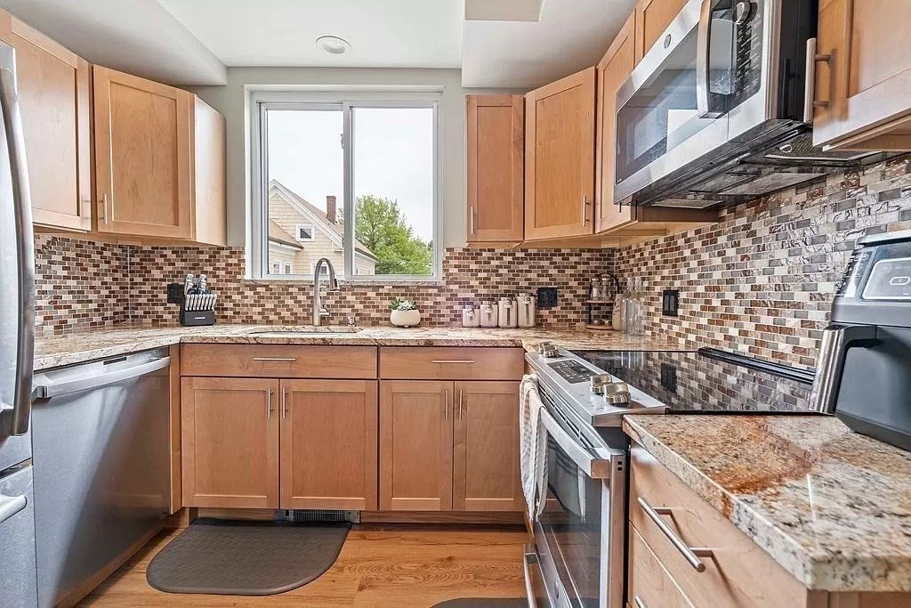 25 Brimblecom Street, Unit 3 Lynn, MA 01902 - Photo 8 of 10