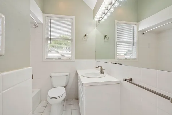 $2,900 | 25 Brimblecom Street, Unit 3, Lynn, MA 01902