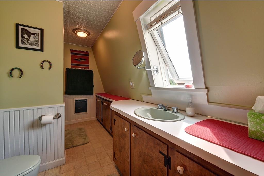 440 Huntington Road Worthington, MA 01098 - Photo 23 of 34 a bathroom with a sink a mirror and a toilet
