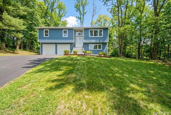 $725,000 | 204 Dahlia Drive, Mahopac, NY 10541