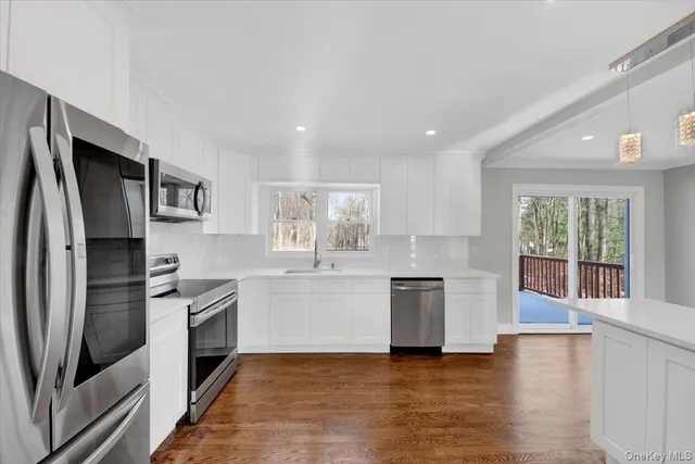 $749,900 | 204 Dahlia Drive, Mahopac, NY 10541