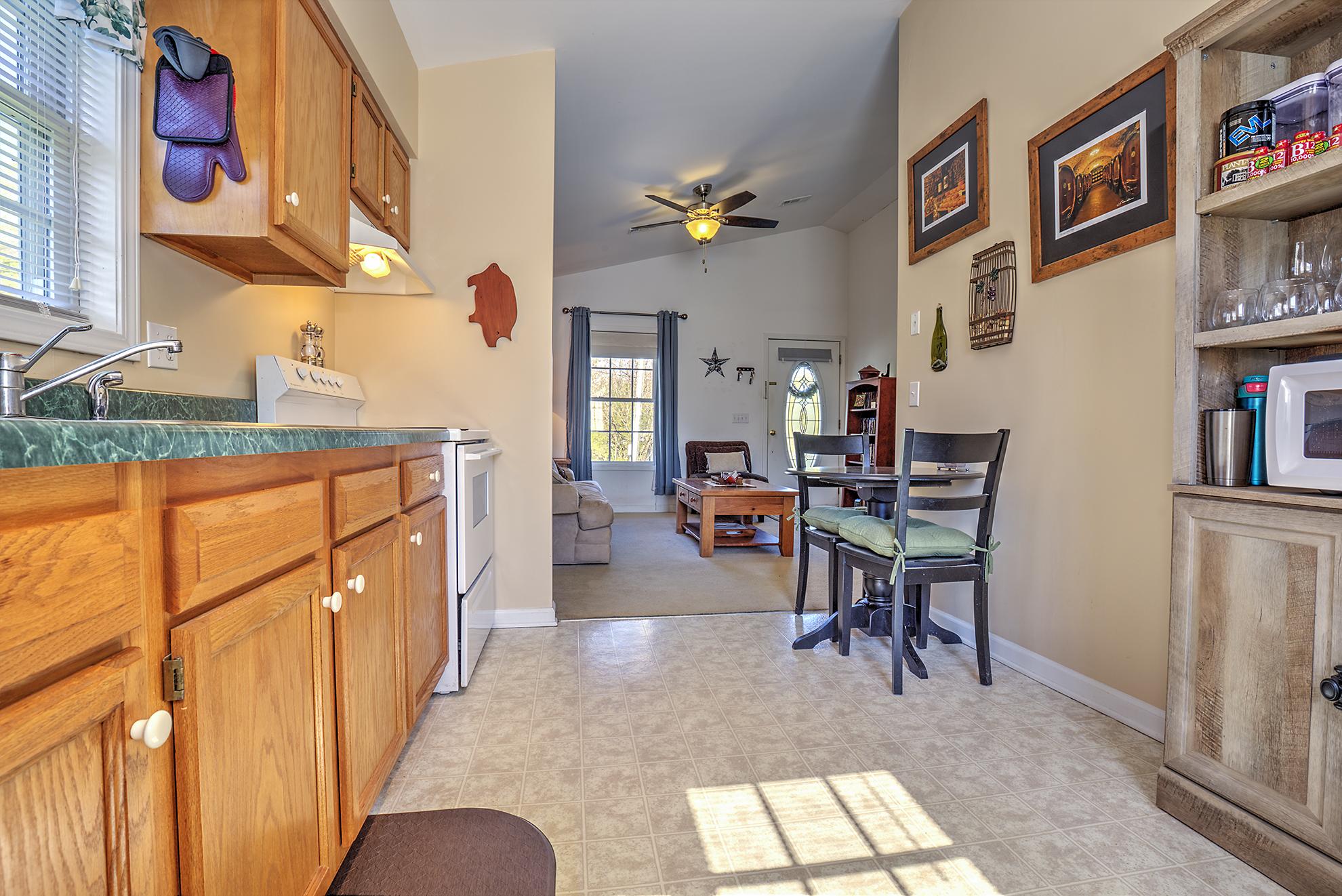 3736 Bear Road Southeast Roanoke, VA 24014 - Photo 6 of 10 Kitchen