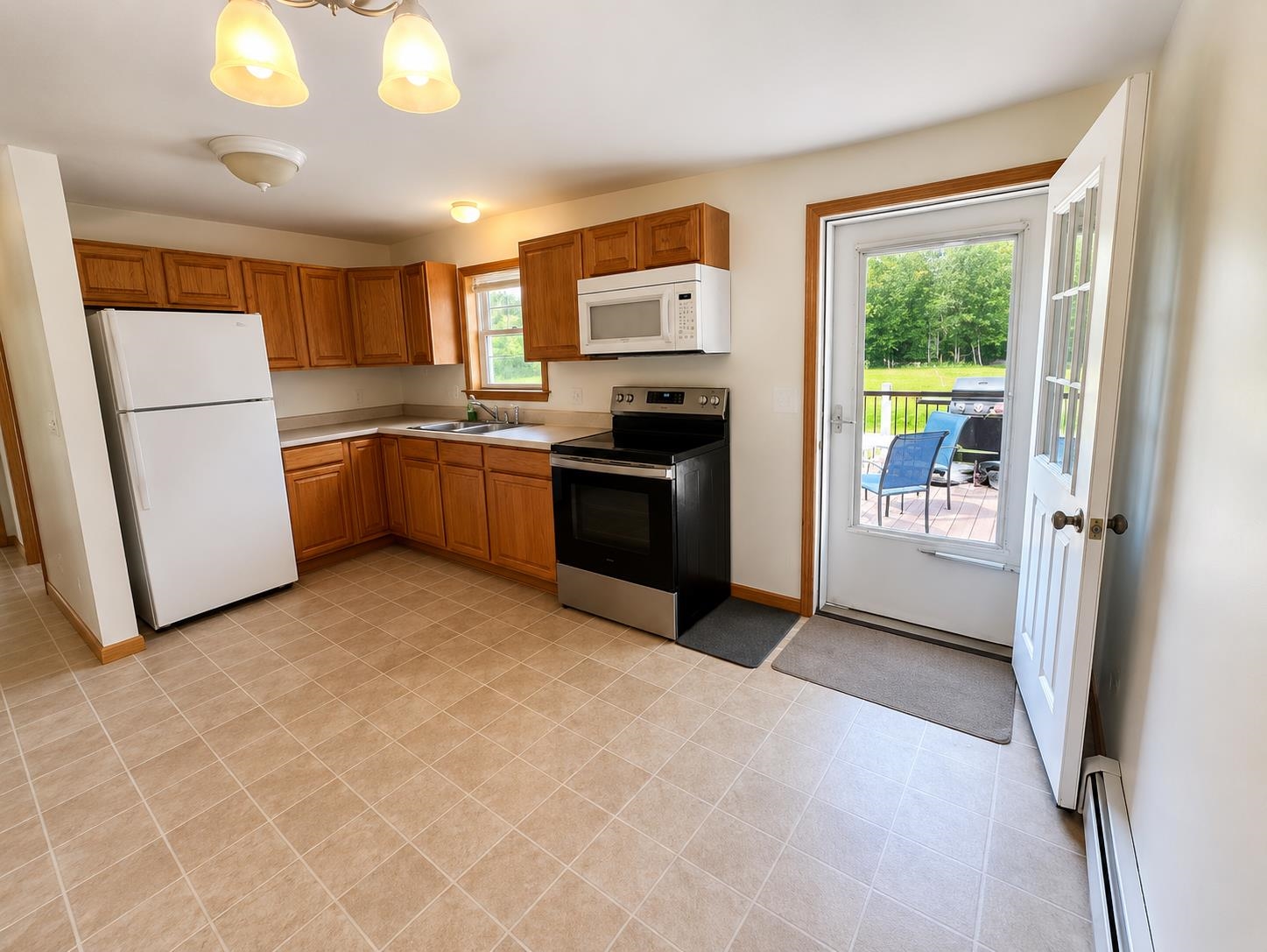 29 Jacob Avenue Hooksett, NH 03106 - Photo 8 of 23
