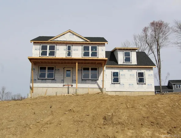 $685,000 | 32 Tamarack Drive, Newburgh, NY 12550