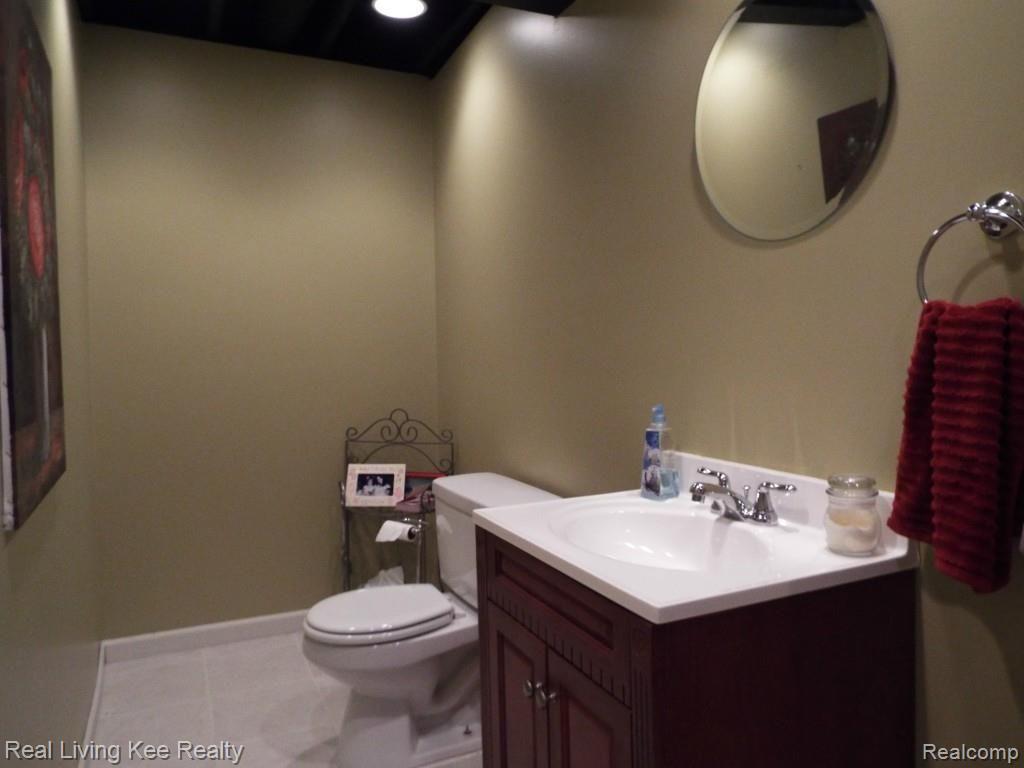 21517 Raintree Drive Macomb, MI 48044 - Photo 71 of 76 DSCF4403.jpg