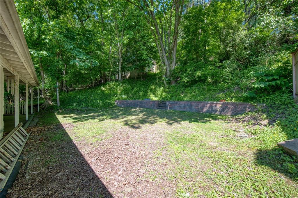 5614 Verona Road Verona, PA 15147 - Photo 18 of 34 Private yard for upper level residential apartment