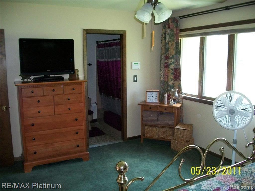 8945 Carpenter Road Milan, MI 48160 - Photo 8 of 16 MASTER BED