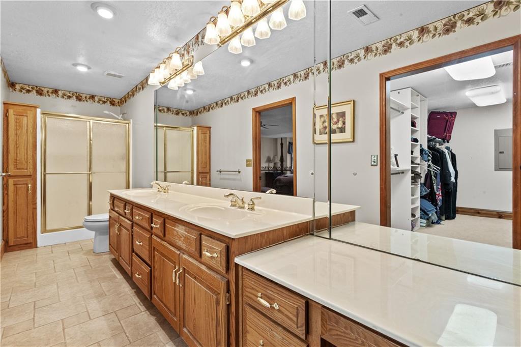 25408 Northeast Colbern Road Lee's Summit, MO 64064 - Photo 21 of 42