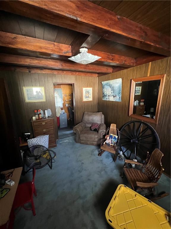 433 Henry Street McKees Rocks, PA 15136 - Photo 5 of 25 a room with furniture