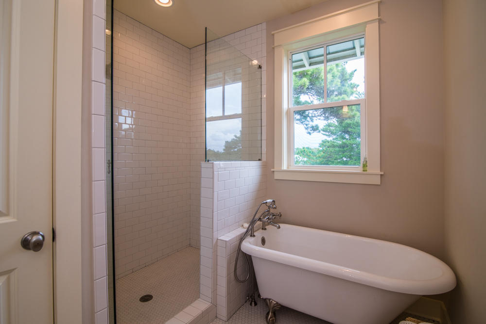 59 Pontchartrain North Santa Rosa Beach, FL 32459 - Photo 25 of 43 a bathroom with a bathtub and window