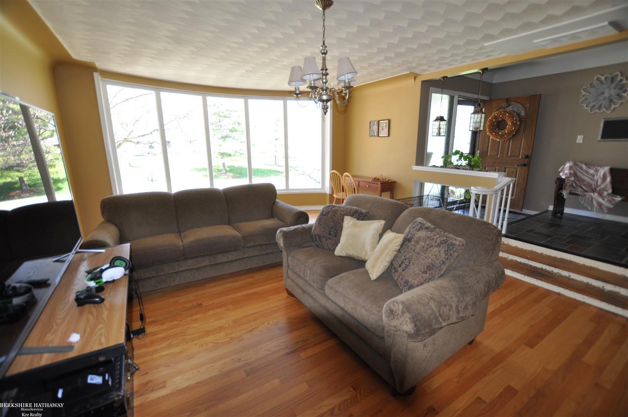 70650 Romeo Orchard Drive Romeo, MI 48065 - Photo 7 of 25 31378049-6.JPG