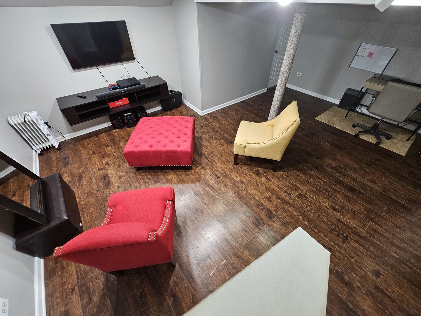 608 Bayview Point Schaumburg, IL 60194 - Photo 13 of 31 a living room with furniture and a wooden floor