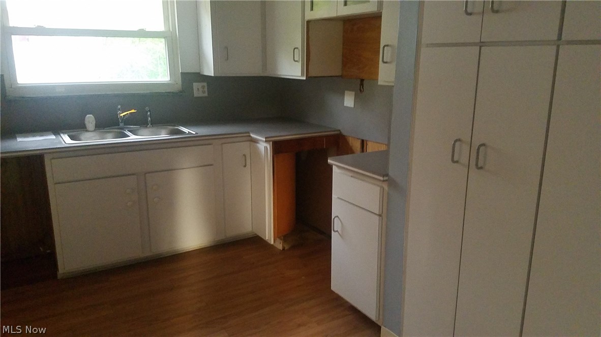 459 Stratford Road Akron, OH 44333 - Photo 3 of 14 Gallery Image 3
