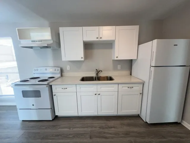 $949 | 6915 1/2 Avenue L, Houston, TX 77011