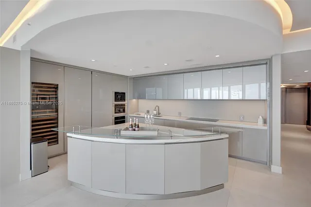 $29,900 | 18975 Collins Avenue, Unit 3000, Sunny Isles Beach, FL 33160