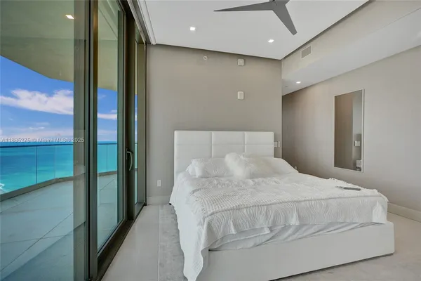 $29,900 | 18975 Collins Avenue, Unit 3000, Sunny Isles Beach, FL 33160