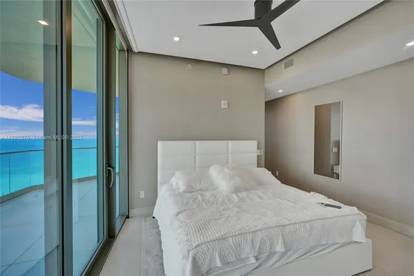$29,900 | 18975 Collins Avenue, Unit 3000, Sunny Isles Beach, FL 33160