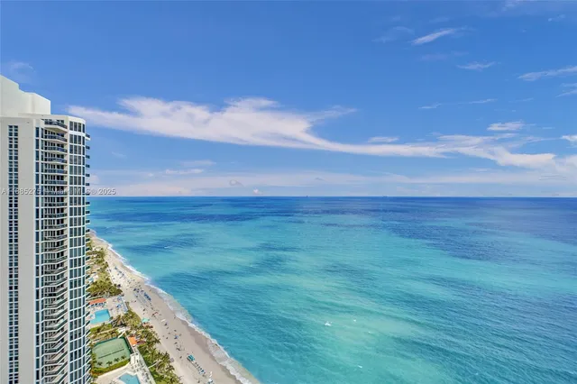 $29,900 | 18975 Collins Avenue, Unit 3000, Sunny Isles Beach, FL 33160