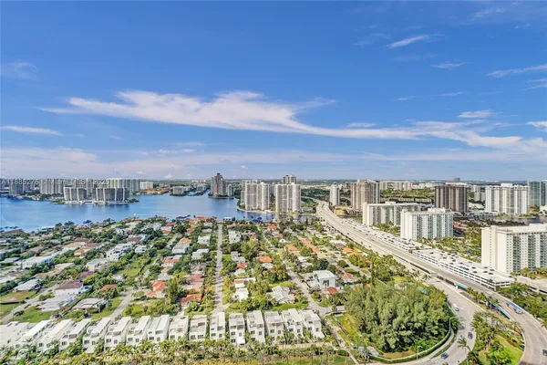 $29,900 | 18975 Collins Avenue, Unit 3000, Sunny Isles Beach, FL 33160