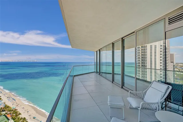 $29,900 | 18975 Collins Avenue, Unit 3000, Sunny Isles Beach, FL 33160