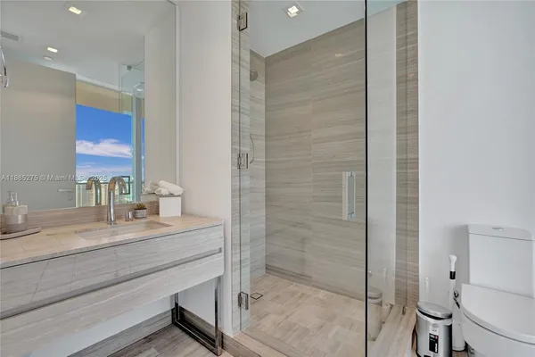 $29,900 | 18975 Collins Avenue, Unit 3000, Sunny Isles Beach, FL 33160