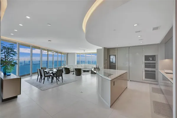 $29,900 | 18975 Collins Avenue, Unit 3000, Sunny Isles Beach, FL 33160