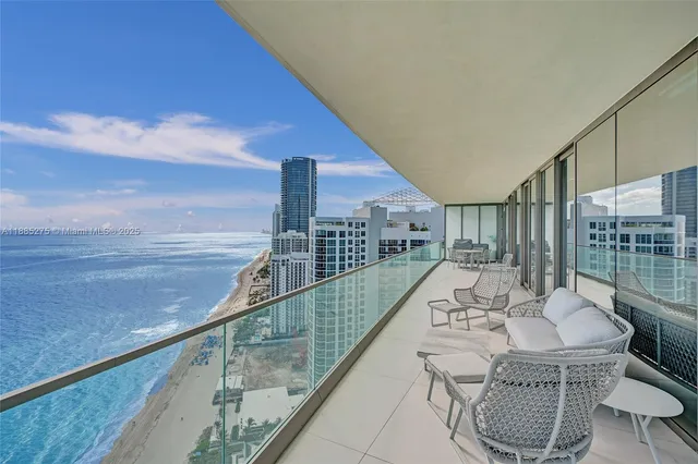 $29,900 | 18975 Collins Avenue, Unit 3000, Sunny Isles Beach, FL 33160