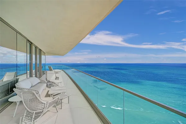 $29,900 | 18975 Collins Avenue, Unit 3000, Sunny Isles Beach, FL 33160