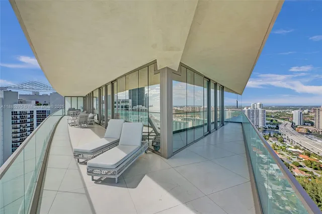 $29,900 | 18975 Collins Avenue, Unit 3000, Sunny Isles Beach, FL 33160