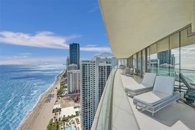 $29,900 | 18975 Collins Avenue, Unit 3000, Sunny Isles Beach, FL 33160