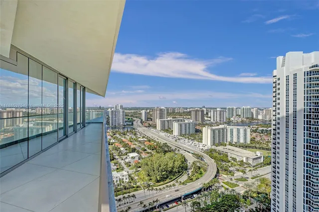 $29,900 | 18975 Collins Avenue, Unit 3000, Sunny Isles Beach, FL 33160