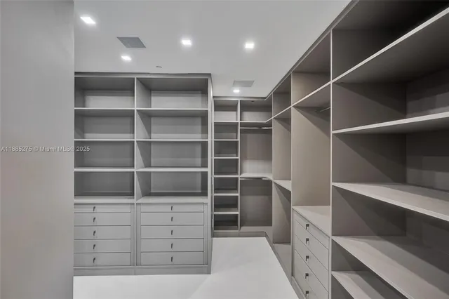 $29,900 | 18975 Collins Avenue, Unit 3000, Sunny Isles Beach, FL 33160