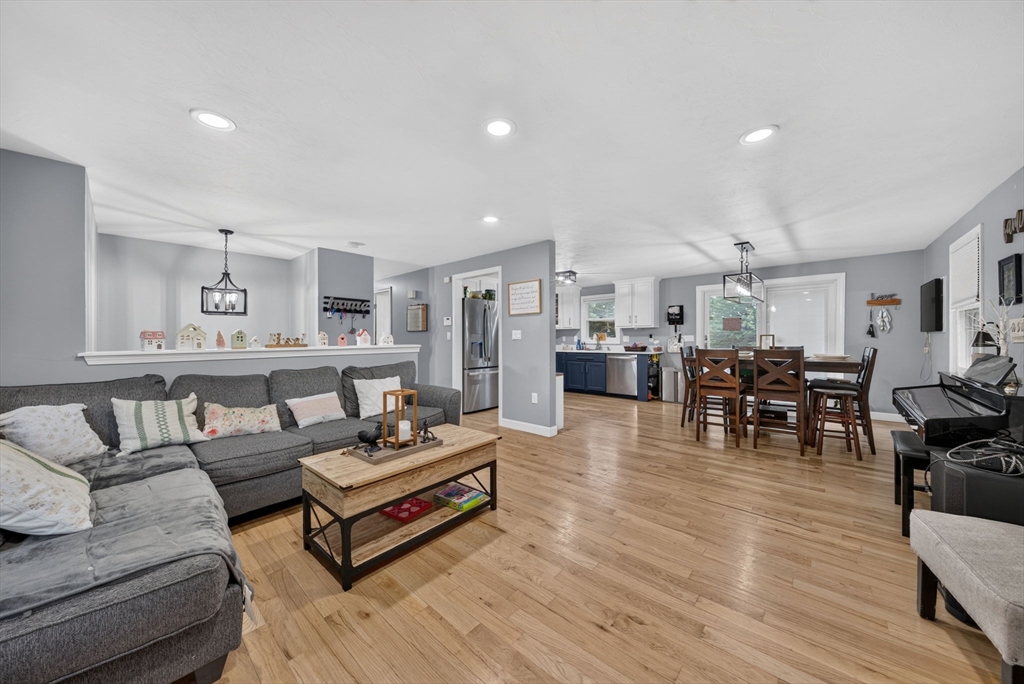 112 Bond Road Charlton, MA 01507 - Photo 14 of 40
