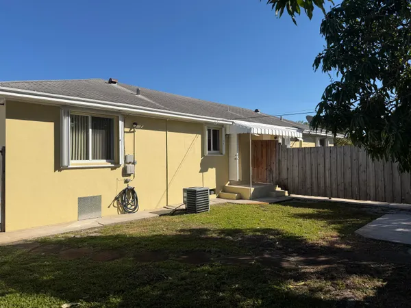 $2,150 | 1225 North J Street, Lake Worth Beach, FL 33460