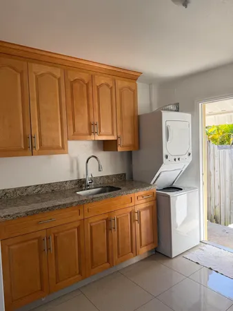 $2,150 | 1225 North J Street, Lake Worth Beach, FL 33460