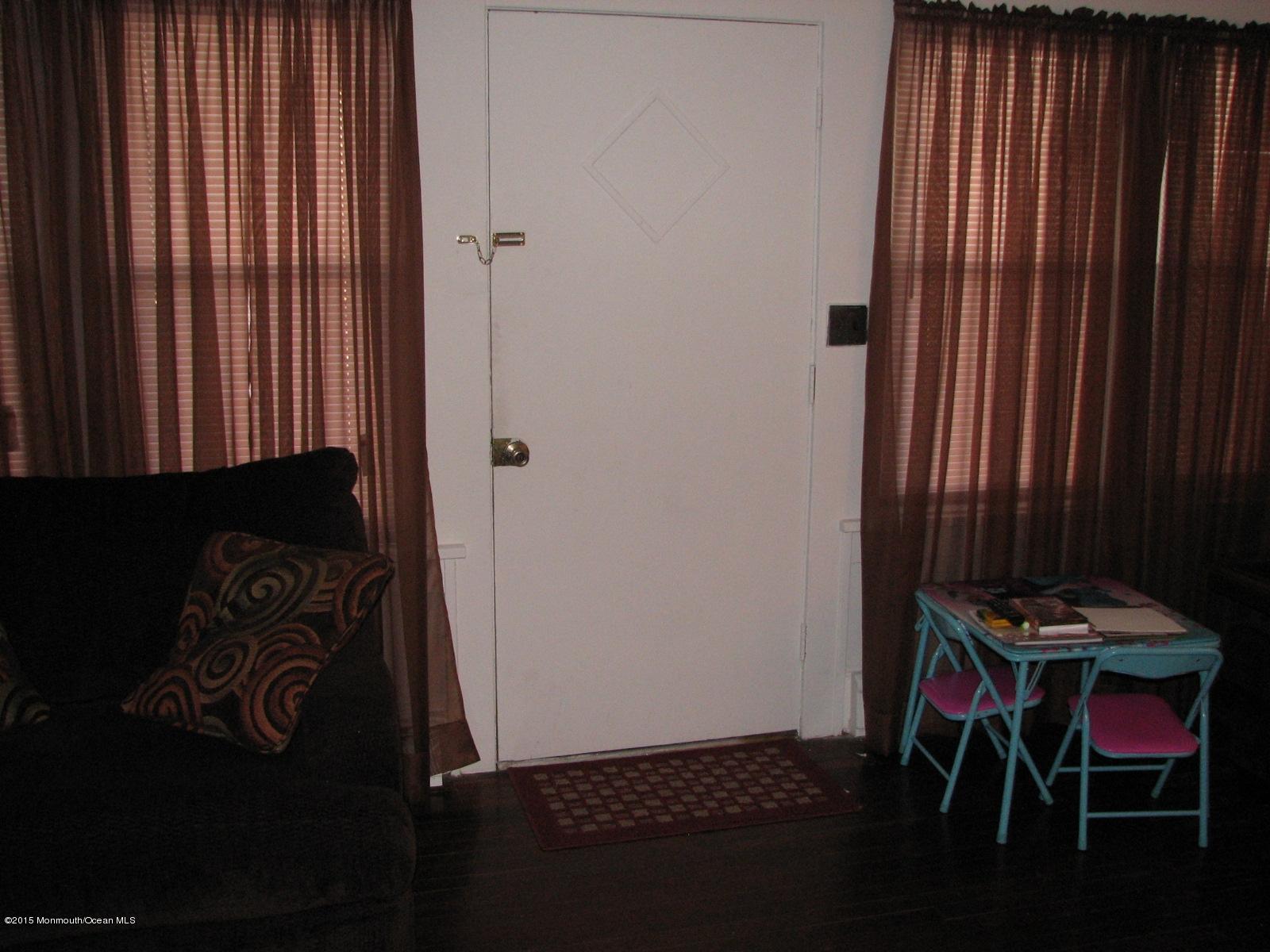 438 Main Street Keyport, NJ 07735 - Photo 3 of 27 IMG_7104